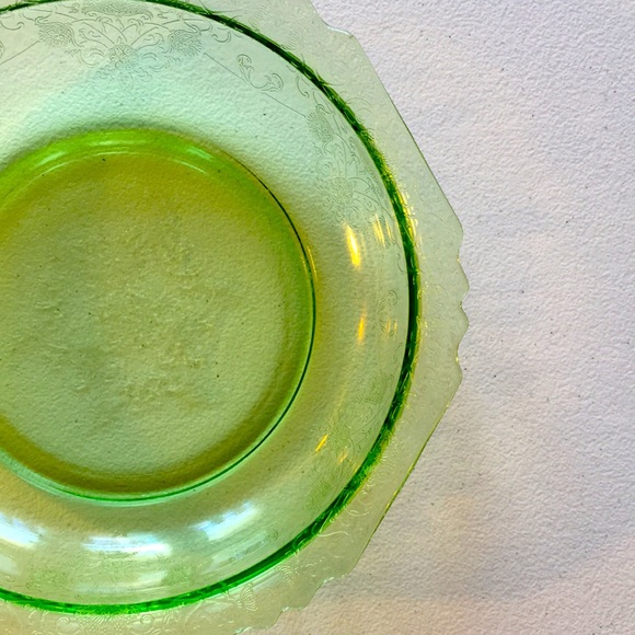 Green Florentine Depression Glass Berry Bowl - Picture 6 of 10